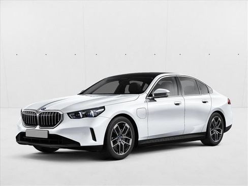 New 2026 BMW 550e xDrive image 1