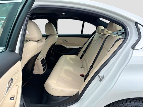 Certified 2025 BMW 330i Sedan image 23