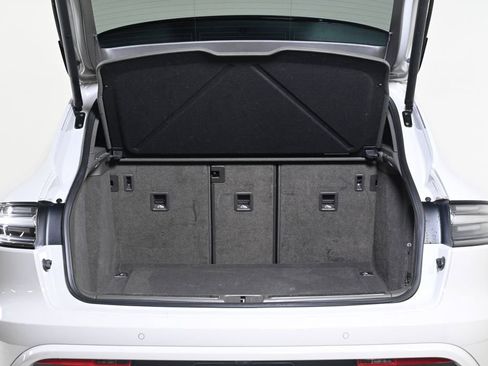 Used 2023 Porsche Macan S image 24