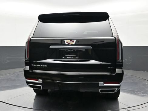 Certified 2025 Cadillac Escalade ESV Luxury RWD image 4