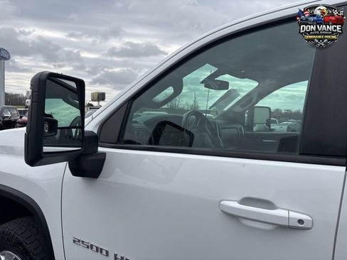 Used 2023 Chevrolet Silverado 2500 LT AWD/4WD image 5