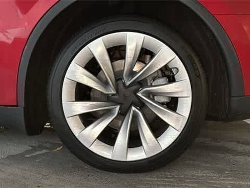 Used 2026 Tesla Model Y AWD image 10
