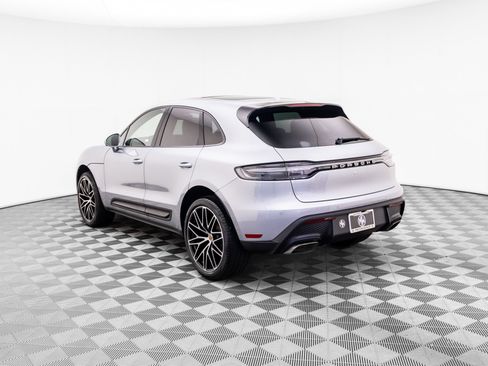 Certified 2026 Porsche Macan AWD/4WD image 3