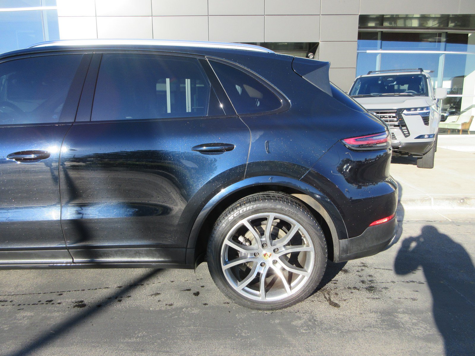 Used 2020 Porsche Cayenne AWD/4WD image 4