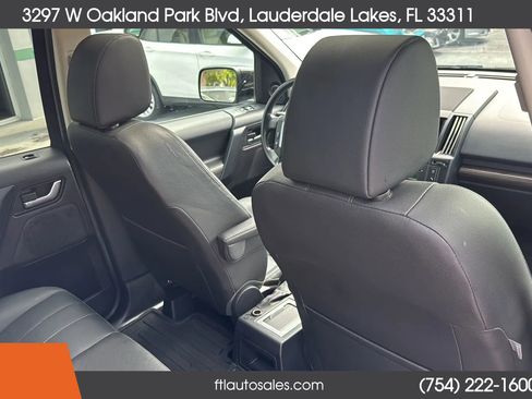 Used 2011 Land Rover LR2 HSE image 43