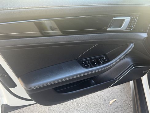 Used 2020 Porsche Panamera 4 AWD/4WD image 8