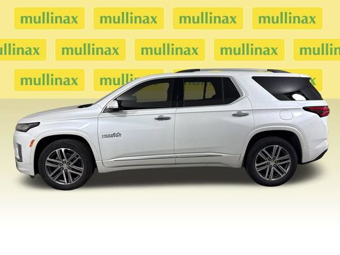 Used 2023 Chevrolet Traverse High Country FWD image 8