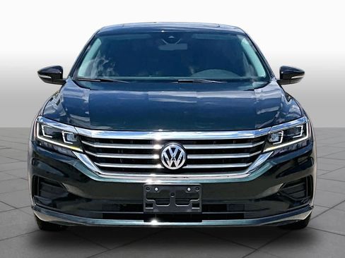 Used 2022 Volkswagen Passat 2.0T FWD image 4