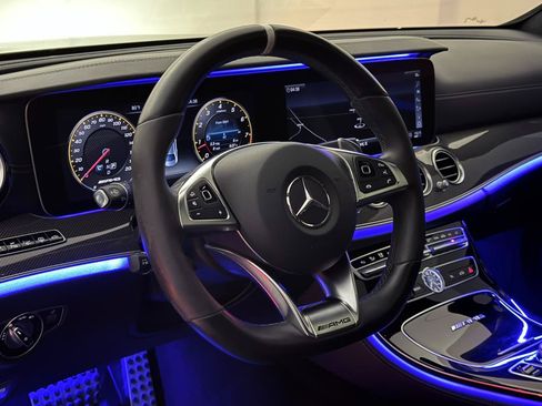 Used 2018 Mercedes-Benz E 63 AMG S image 23