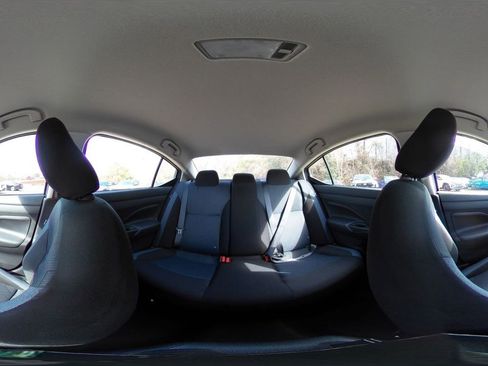 Used 2025 Nissan Versa SV image 38