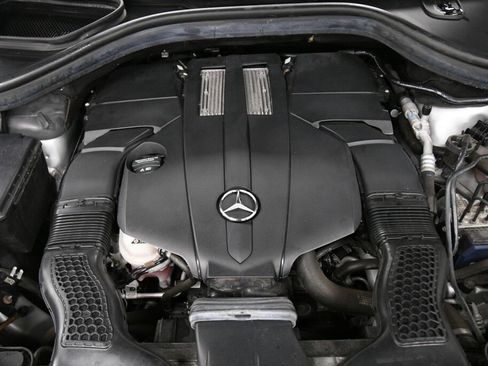 Used 2019 Mercedes-Benz GLE 400 4MATIC w/ Premium 1 Package image 39