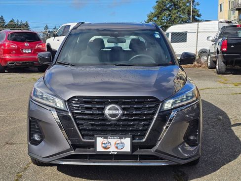 Used 2022 Nissan Kicks SR image 2