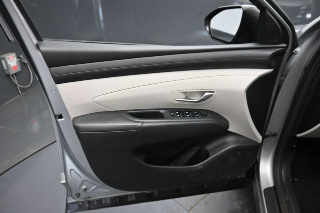 Used 2025 Hyundai Tucson SEL AWD/4WD image 14