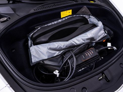Used 2025 McLaren Artura Spider RWD image 22