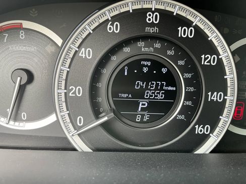 Used 2017 Honda Accord LX image 11