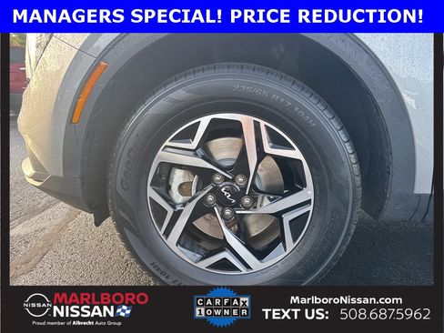 Used 2024 Kia Sportage LX image 11