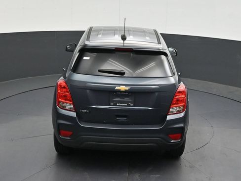 Used 2021 Chevrolet Trax LS w/ Tint and Cruise Package FWD image 18