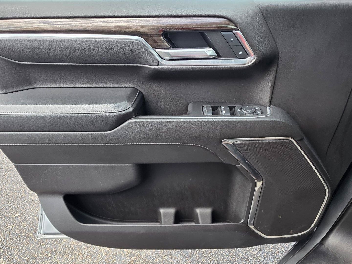 Used 2025 Chevrolet Silverado 1500 LT RWD image 24