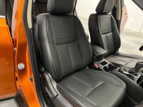 Used 2017 Nissan Rogue SL AWD/4WD image 23