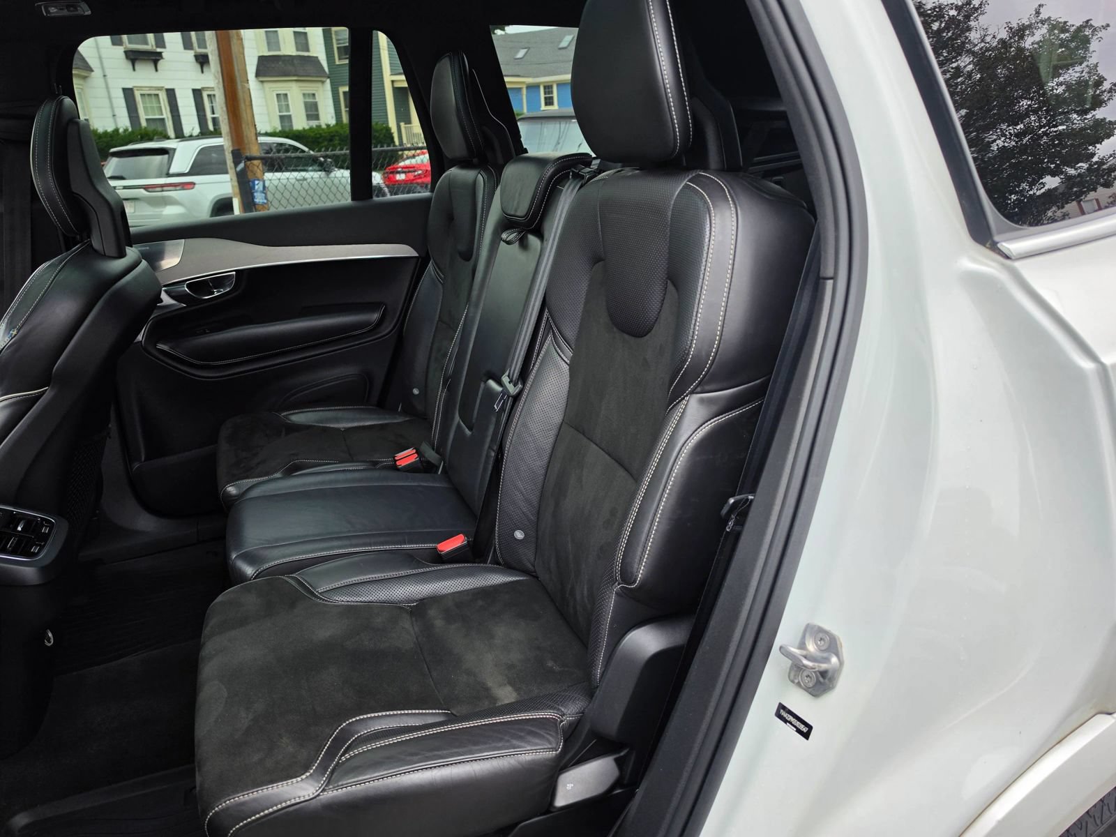 Used 2016 Volvo XC90 T6 R-Design w/ Vision Package AWD/4WD image 14