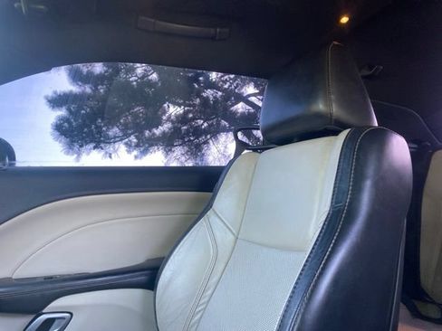 Used 2015 Dodge Challenger SXT RWD image 19