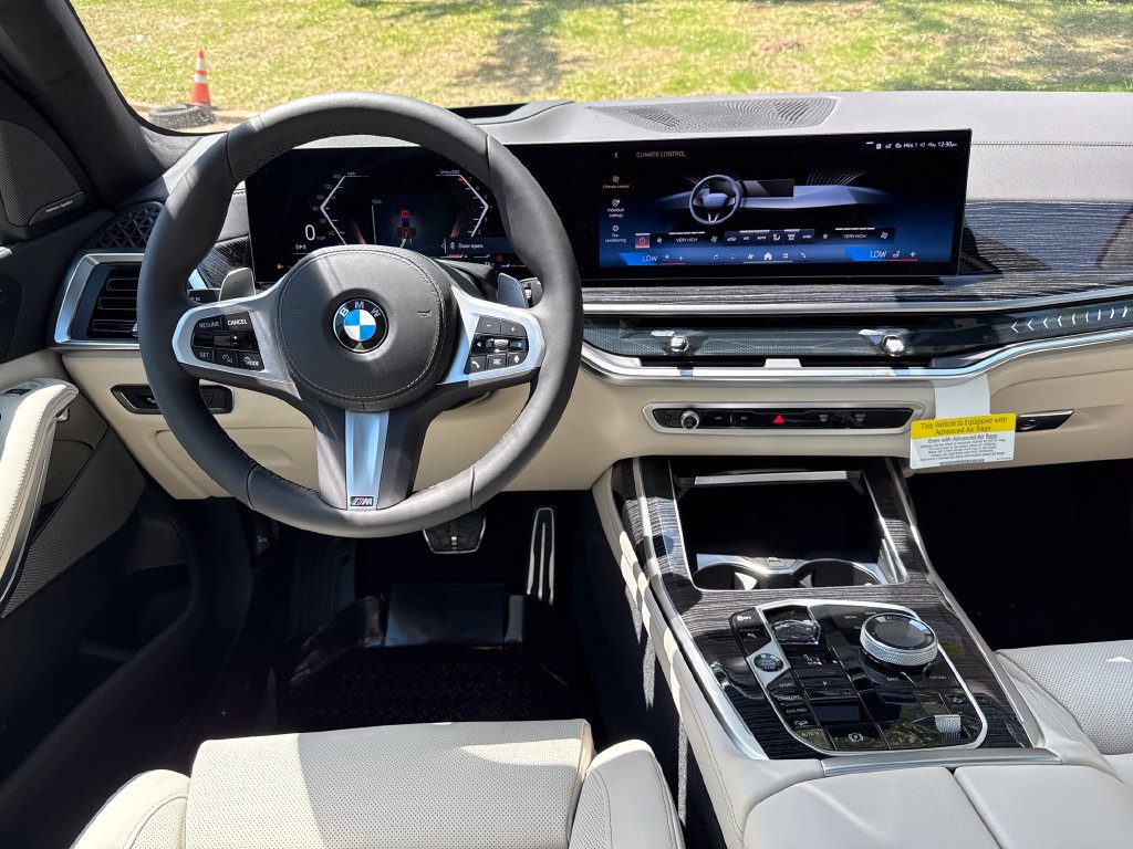 Used 2027 BMW X7 xDrive40i w/ M Sport Package AWD/4WD image 20