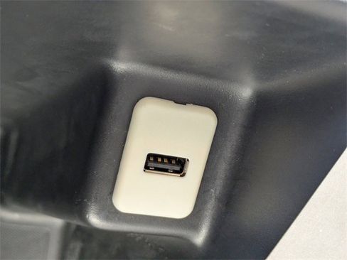 Used 2018 GMC Canyon Denali image 22