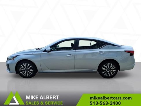 Used 2023 Nissan Altima 2.5 SV FWD image 4