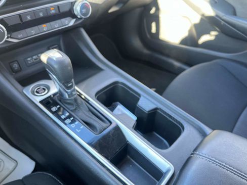 Used 2024 Nissan Sentra SV image 25