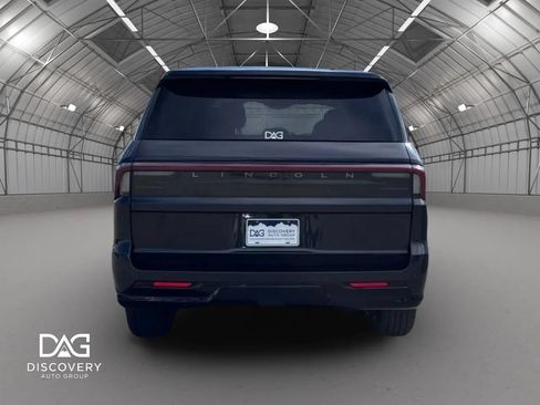 Used 2025 Lincoln Navigator L Reserve AWD/4WD image 3