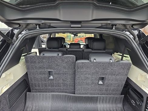 Used 2024 Land Rover Range Rover Long Wheelbase Autobiography image 19