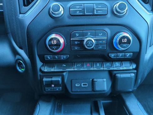 Used 2022 GMC Sierra 1500 Denali AWD/4WD image 19