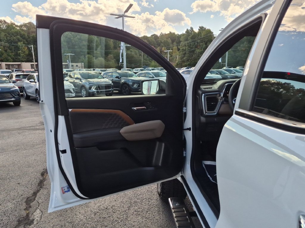 New 2026 GMC Canyon Denali AWD/4WD image 15