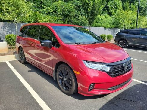 Used 2023 Honda Odyssey Sport image 3