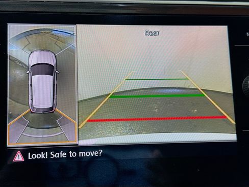 Used 2018 Volkswagen Tiguan SEL Premium image 19