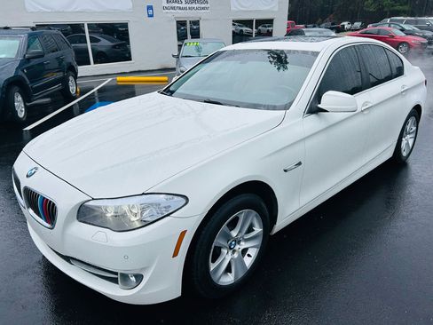 Used 2012 BMW 528i Sedan image 1