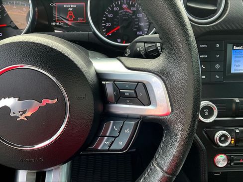 Used 2022 Ford Mustang Coupe RWD image 12