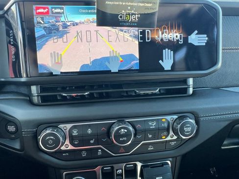 New 2026 Jeep Gladiator Mojave w/ Technology Group AWD/4WD image 27