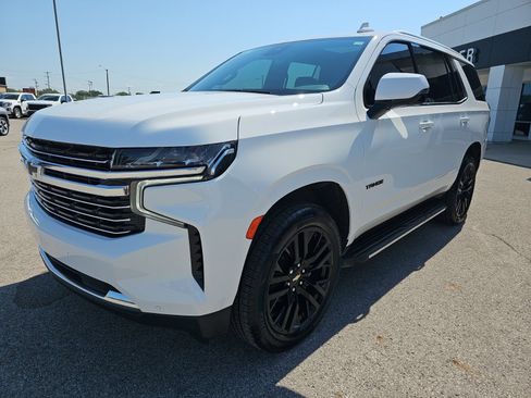 Used 2023 Chevrolet Tahoe LT w/ LT Signature Package AWD/4WD image 3