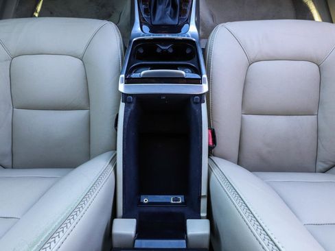 Used 2016 Volvo XC70 T5 Platinum w/ Protection Package image 32