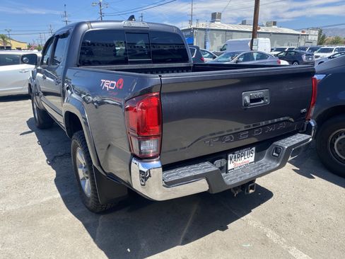 Used 2021 Toyota Tacoma SR5 RWD image 10