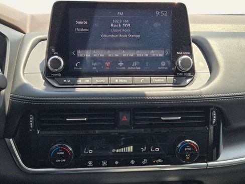 Used 2022 Nissan Rogue SV FWD image 18