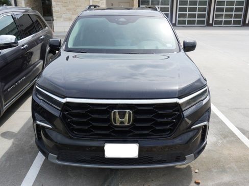 Used 2024 Honda Pilot Elite image 2