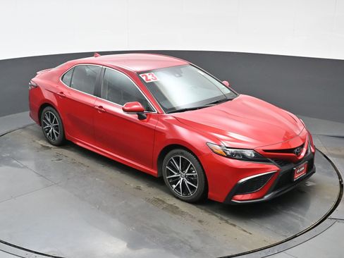 Used 2023 Toyota Camry SE image 33