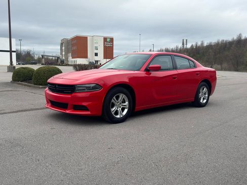 Used 2021 Dodge Charger SXT w/ Leather Interior Group image 7