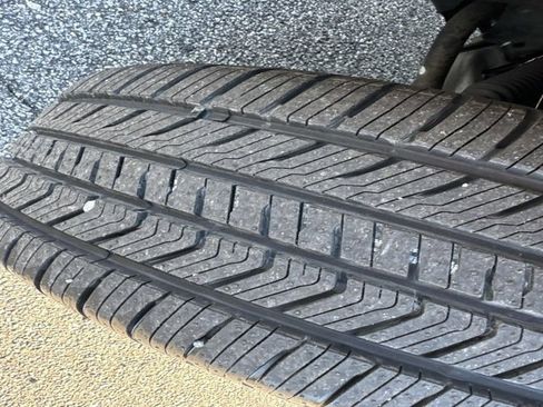 Used 2021 Jeep Grand Cherokee Laredo X image 33