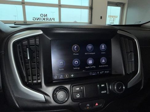 Used 2022 GMC Terrain SLT w/ LPO, Floor Liner Package AWD/4WD image 24