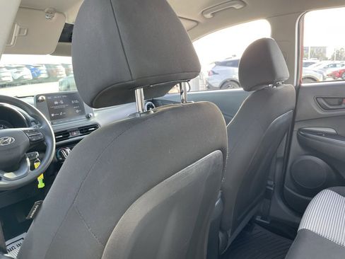 Used 2022 Hyundai Kona SE image 24