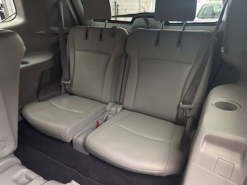 Used 2013 Toyota Highlander SE AWD/4WD image 22