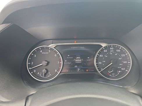 Used 2025 Nissan Sentra SV FWD image 18
